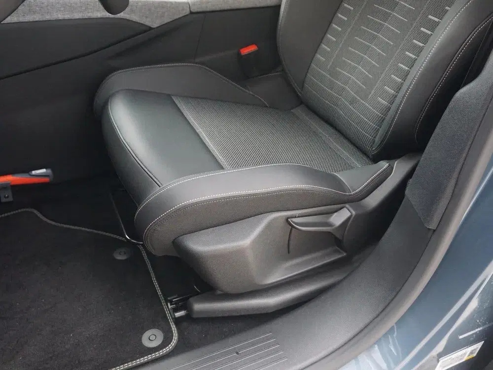 Peugeot 5008 1.2 Hybrid 136 Allure 7p 7-Persoons (bj 20 uit 2024, foto 8