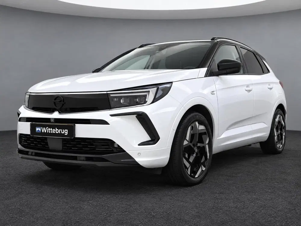 Opel Grandland 1.6 Turbo Plug-In Hybrid 4x4 GSe Slechts 2 uit 2023