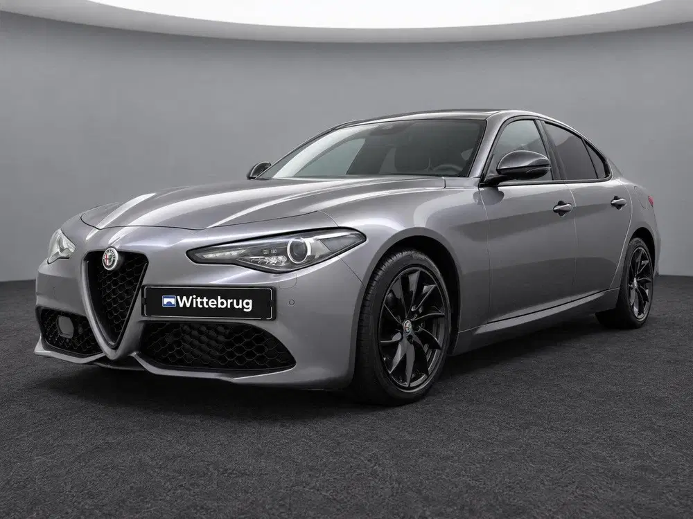 Alfa Romeo Giulia 2.0T Super Cognac leder uit 2020