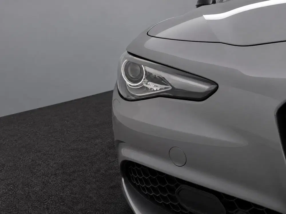 Alfa Romeo Giulia 2.0T Super Cognac leder uit 2020, foto 10