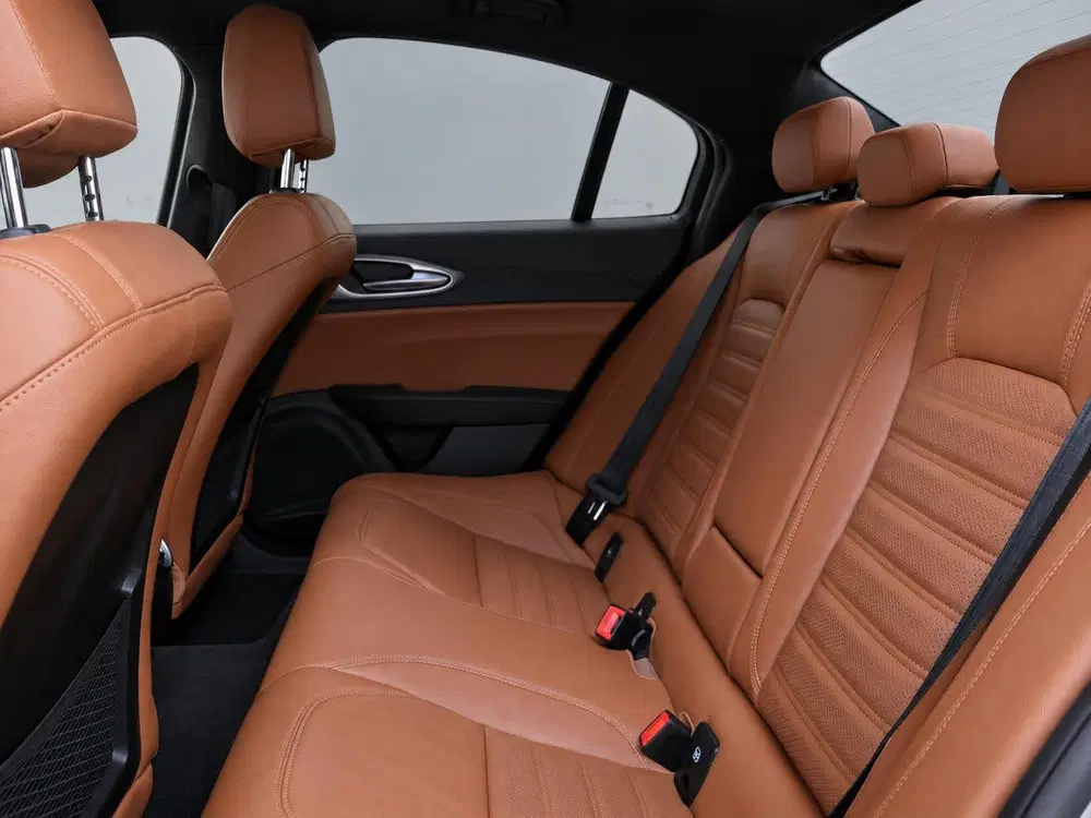 Alfa Romeo Giulia 2.0T Super Cognac leder uit 2020, foto 11