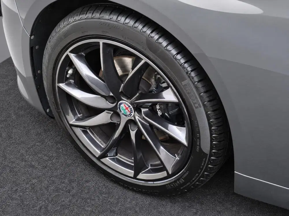 Alfa Romeo Giulia 2.0T Super Cognac leder uit 2020, foto 6
