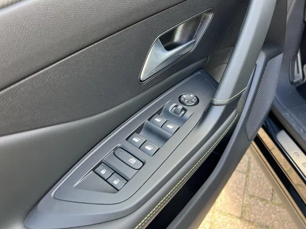 Peugeot 408 1.6 HYbrid 225 EAT8 Automaat GT uit 2025, foto 14