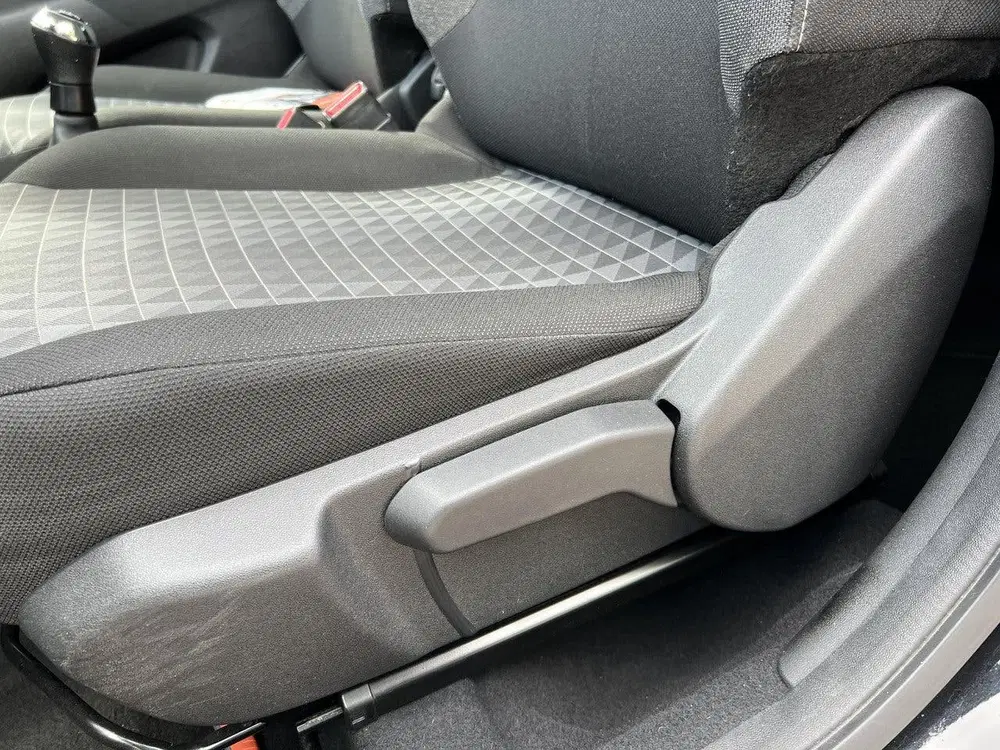 Peugeot 108 1.0 e-VTi 72 pk Allure 5 deurs uit 2021, foto 13