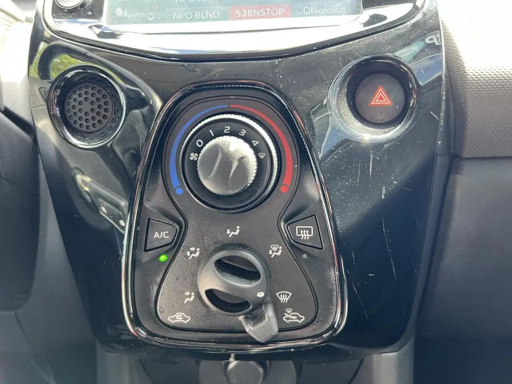 Peugeot 108 1.0 e-VTi 72 pk Allure 5 deurs uit 2021, foto 14