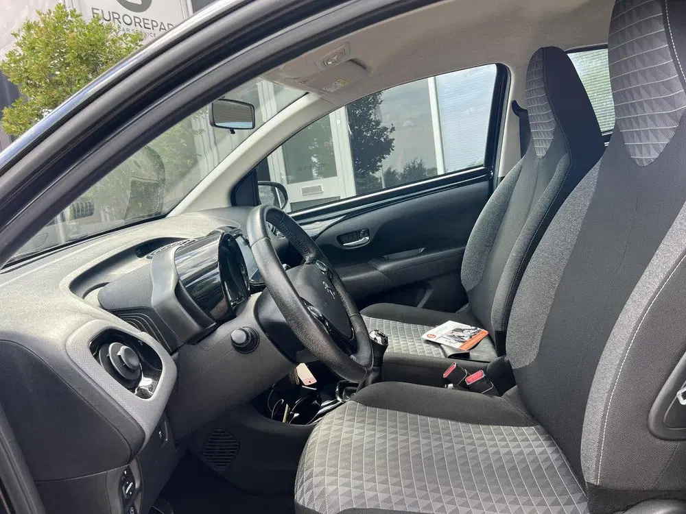 Peugeot 108 1.0 e-VTi 72 pk Allure 5 deurs uit 2021, foto 6