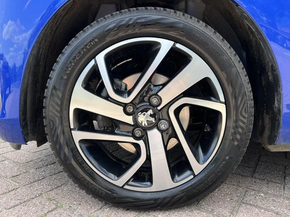 Peugeot 108 1.0 e-VTi 72 pk Allure 5 deurs uit 2021, foto 15