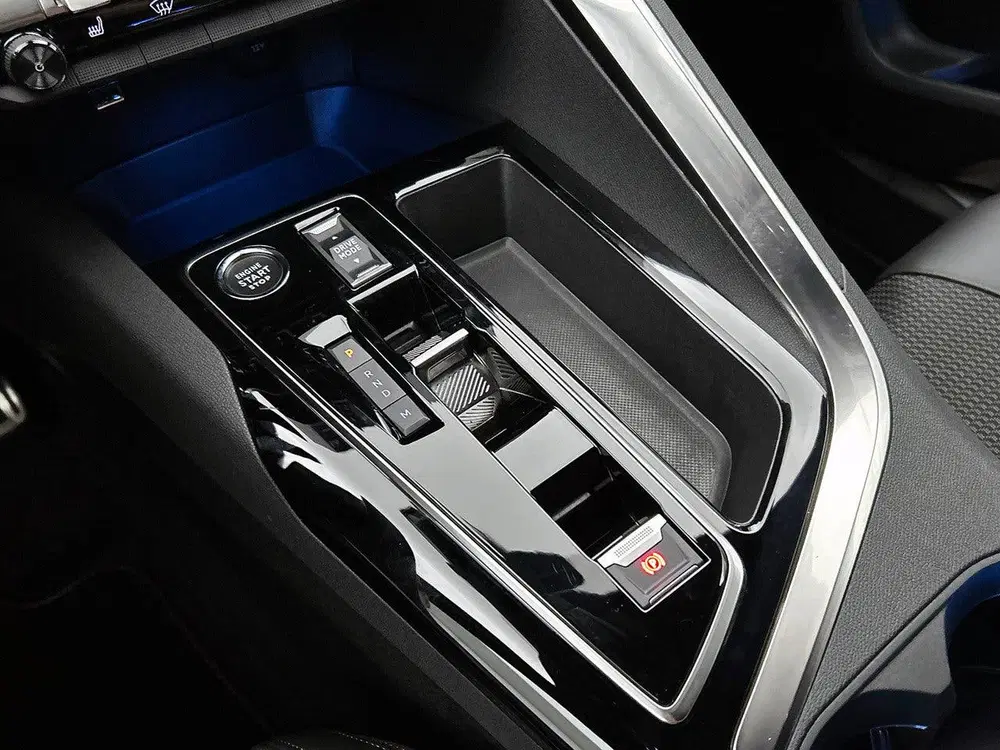 Peugeot 3008 Hybrid 145pk Automaat GT uit 2024, foto 11