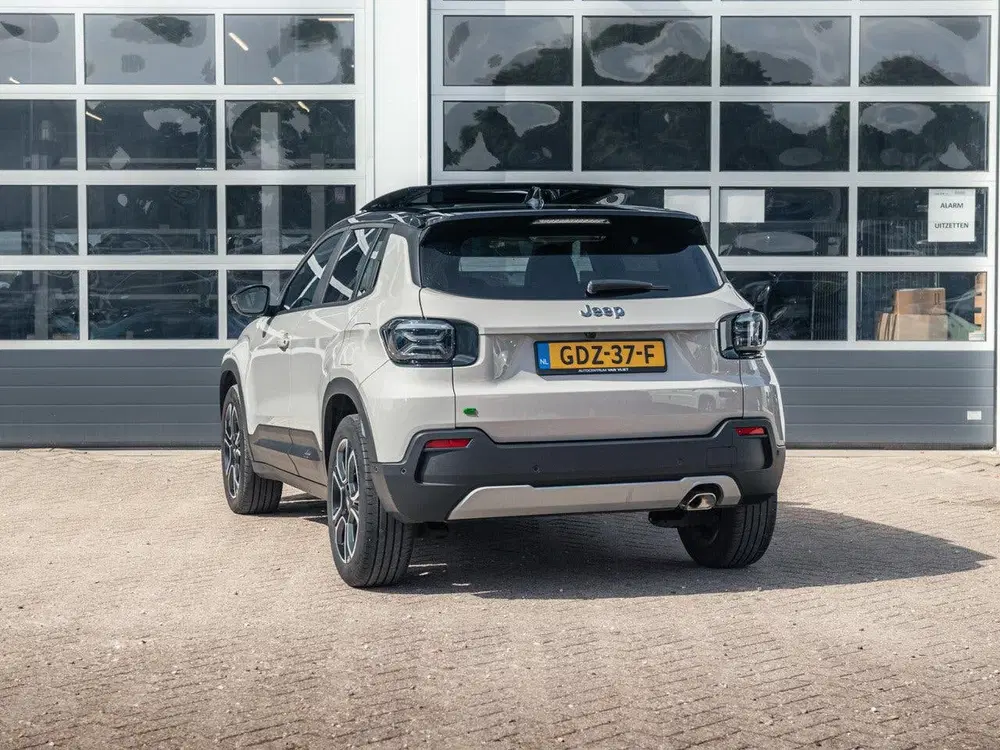 Jeep Avenger 1.2 e-Hybrid Summit uit 2024, foto 7