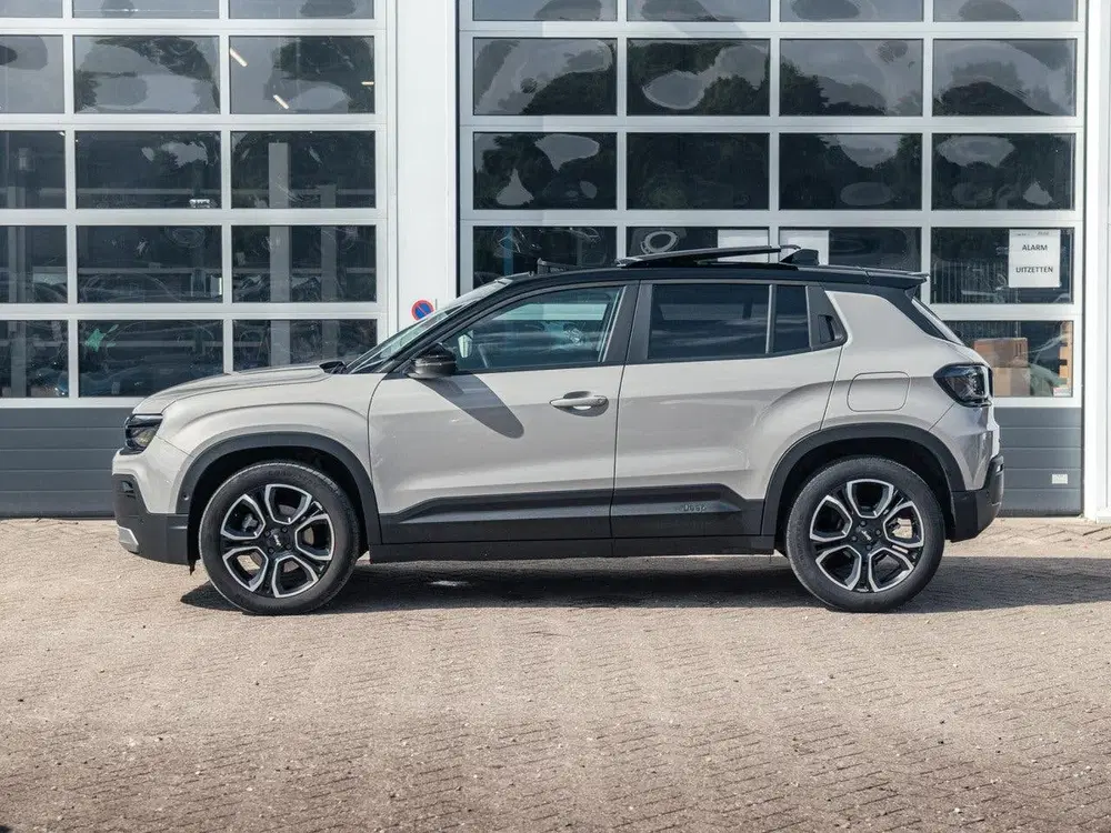 Jeep Avenger 1.2 e-Hybrid Summit uit 2024, foto 8