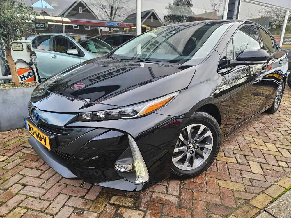 Toyota Prius 1.8 Plug-in Dynamic uit 2022, foto 2