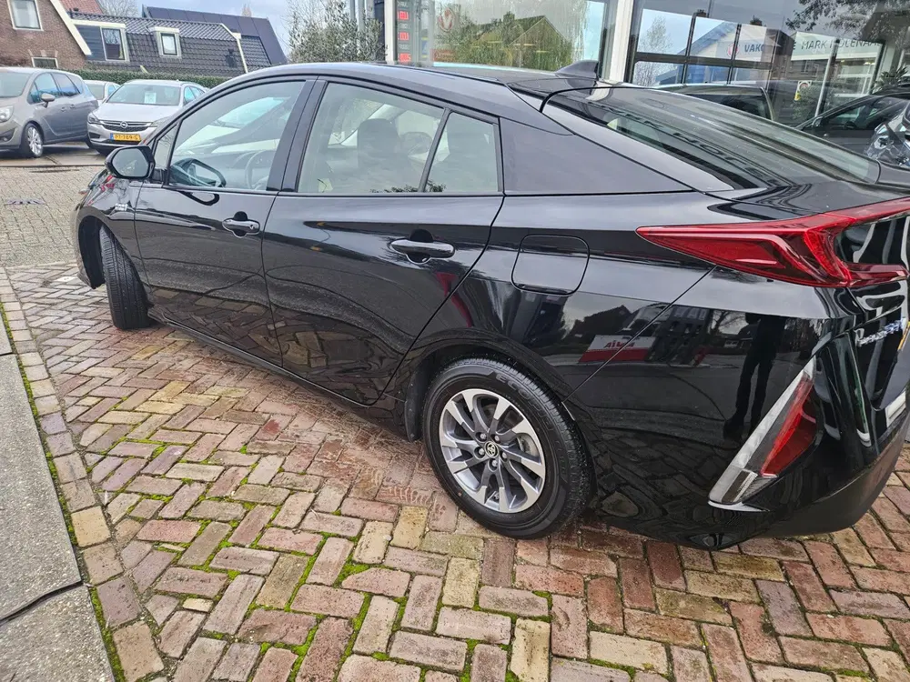 Toyota Prius 1.8 Plug-in Dynamic uit 2022, foto 6