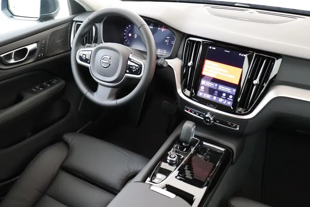 Volvo V60 T8 PLUG-IN HYBRID AWD PLUS PERFORMANCE ED. uit 2026, foto 6