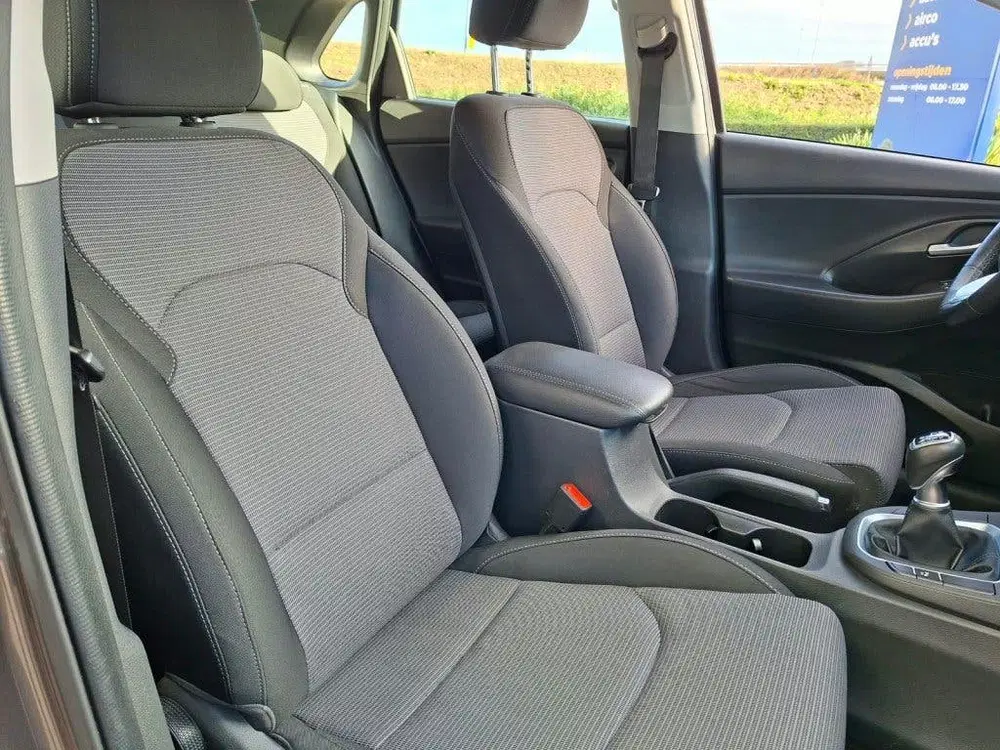 Hyundai i30 1.5 AIRCO 5DEURS CRUISECONTROL uit 2022, foto 12