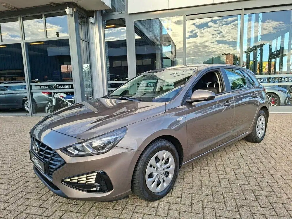 Hyundai i30 1.5 AIRCO 5DEURS CRUISECONTROL uit 2022, foto 2