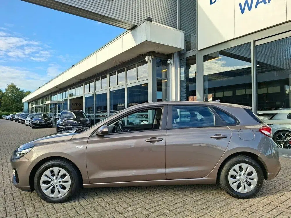 Hyundai i30 1.5 AIRCO 5DEURS CRUISECONTROL uit 2022, foto 4