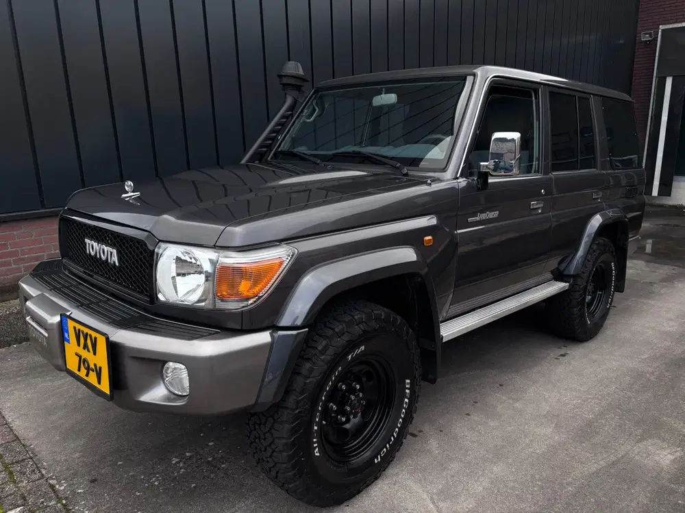 Toyota Land Cruiser 2023 Grijskenteken Als Nieuw uit 2023, foto 2