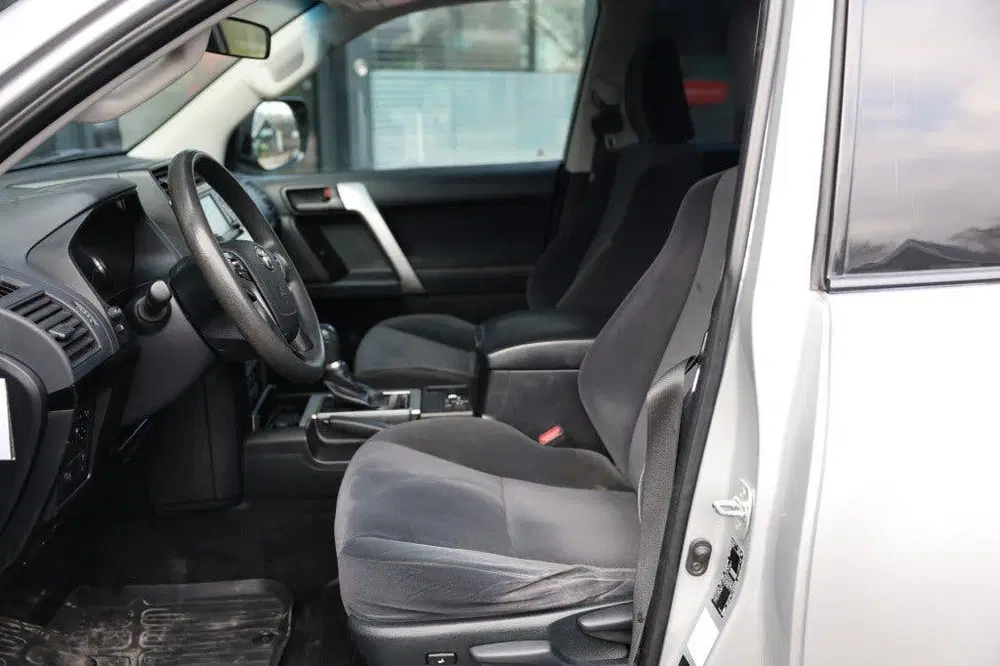 Toyota Land Cruiser 2.8 D-4D 3DRS COMFORT A uit 2023, foto 8