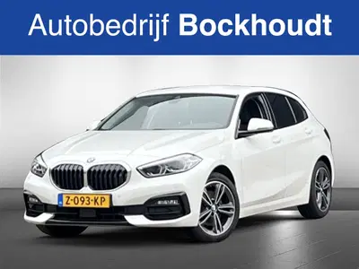 BMW 1-serie 118i High Exec uit 2022