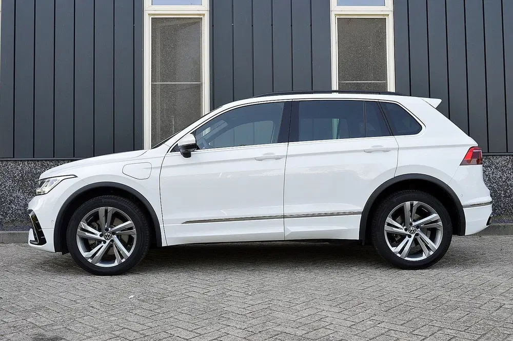 Volkswagen Tiguan 1.4 TSI eHybrid R-Line Business+ SOH 88% R uit 2022, foto 2