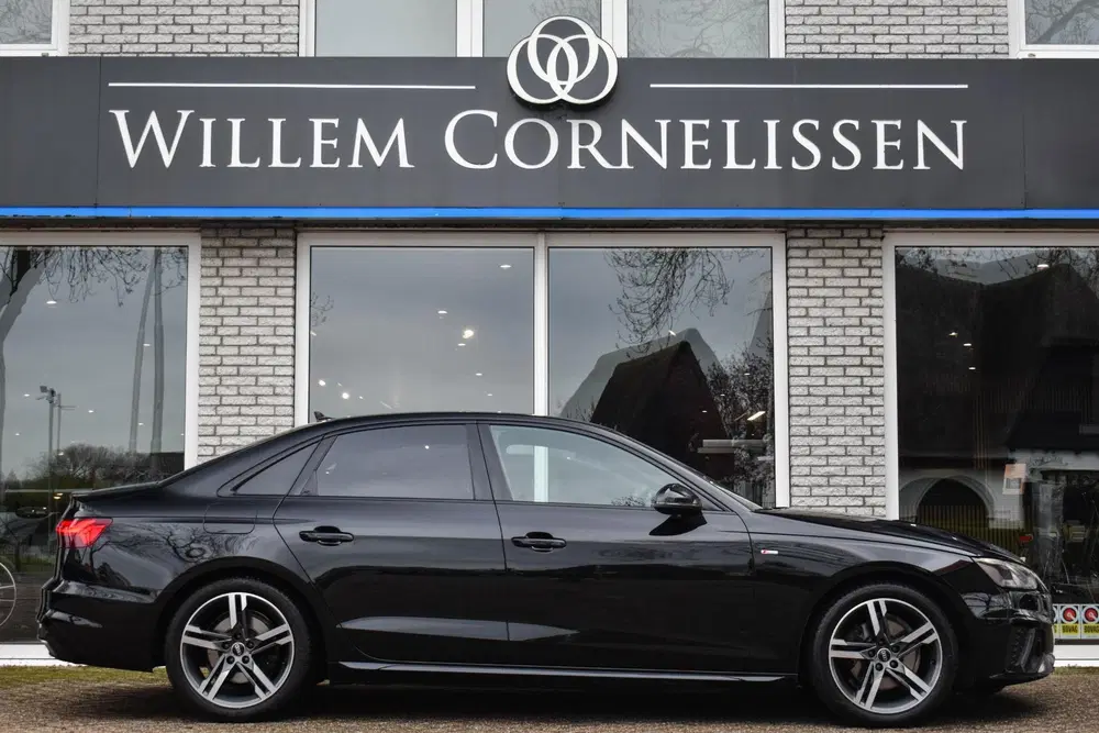 Audi A4 TFSI S-Line Aut. Virtual Stoelverwarmin uit 2023, foto 3