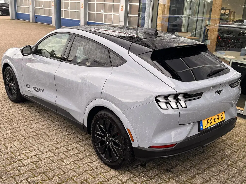 Ford Mustang Mach-E Extended Premium RWD 91 kWh 294pk uit 2025, foto 10