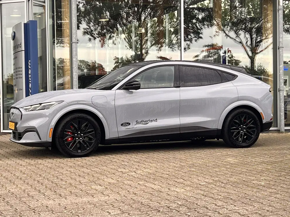 Ford Mustang Mach-E Extended Premium RWD 91 kWh 294pk uit 2025, foto 4