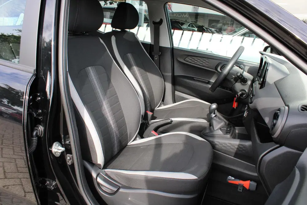 Hyundai i10 1.0 Comfort CRUISE CONTROL uit 2021, foto 12