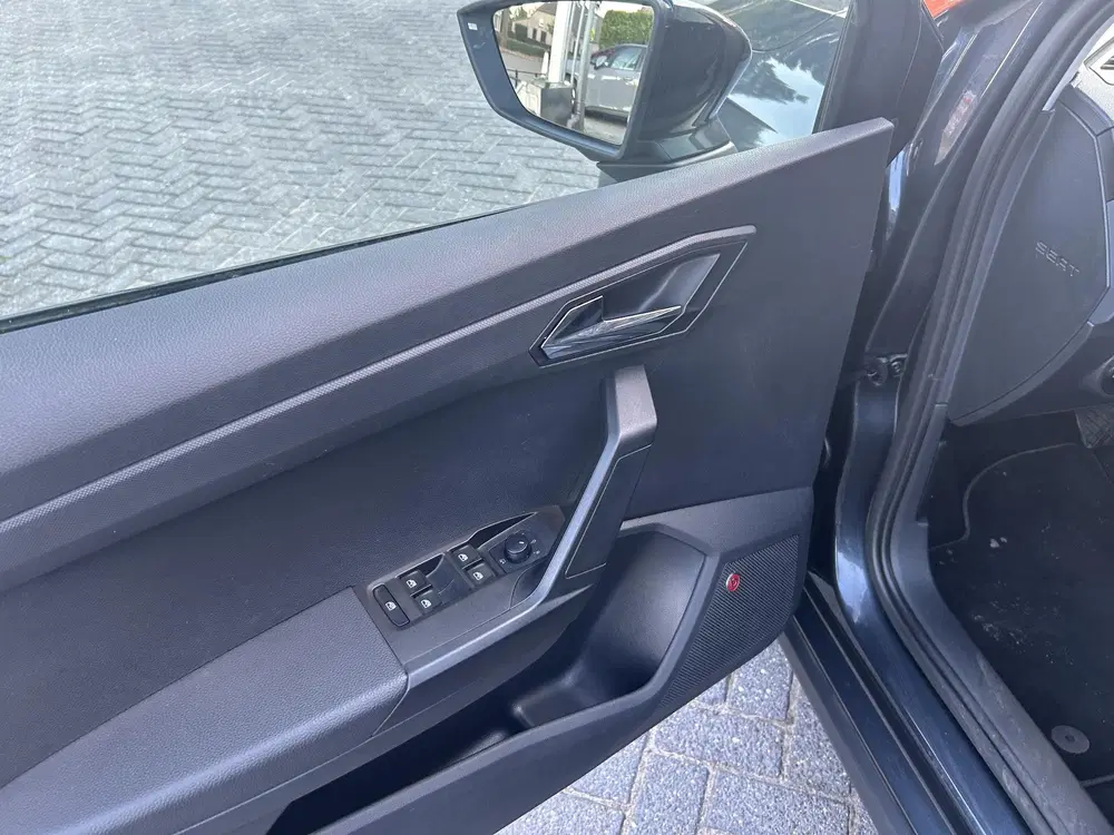 SEAT Arona 1.0 TSI Style Business Intense uit 2019, foto 13