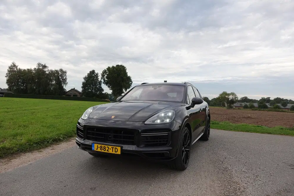 Porsche Cayenne 4.0 Turbo uit 2019, foto 3
