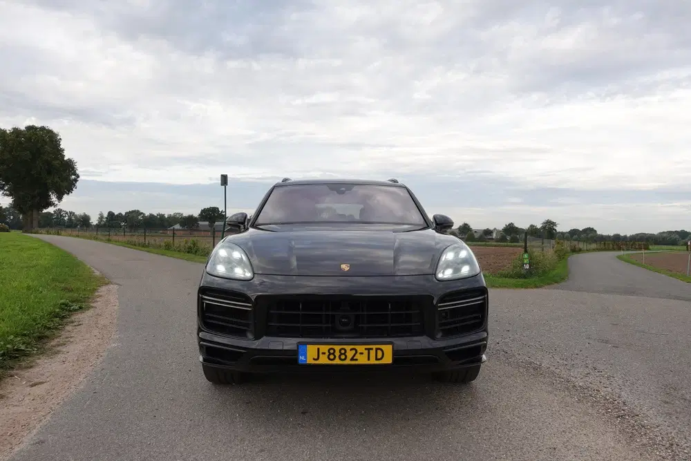Porsche Cayenne 4.0 Turbo uit 2019, foto 4