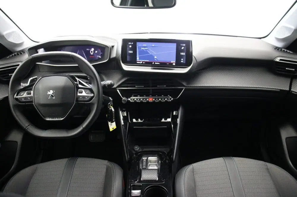 Peugeot 208 1.2 PureTech Allure Pack Automaat uit 2023, foto 2