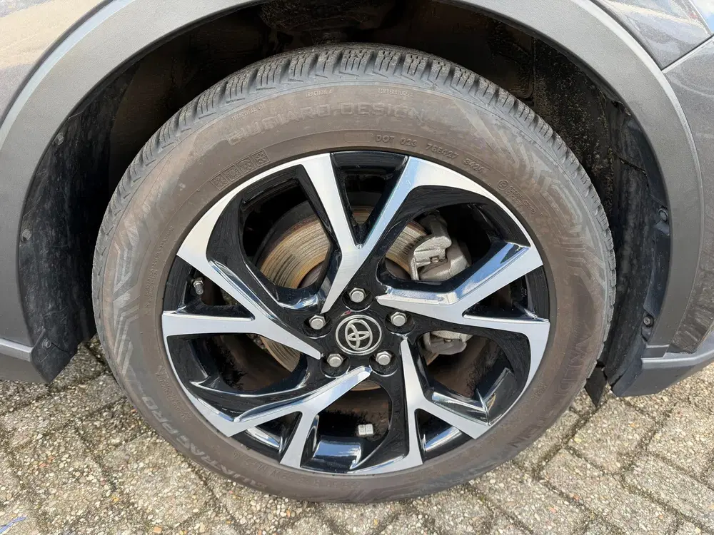 Toyota C-HR 2.0 Hybrid First Edition uit 2020, foto 13