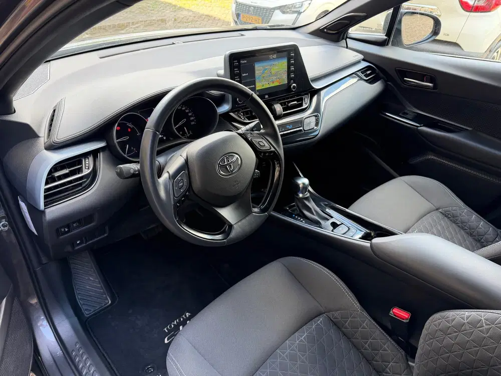Toyota C-HR 2.0 Hybrid First Edition uit 2020, foto 4