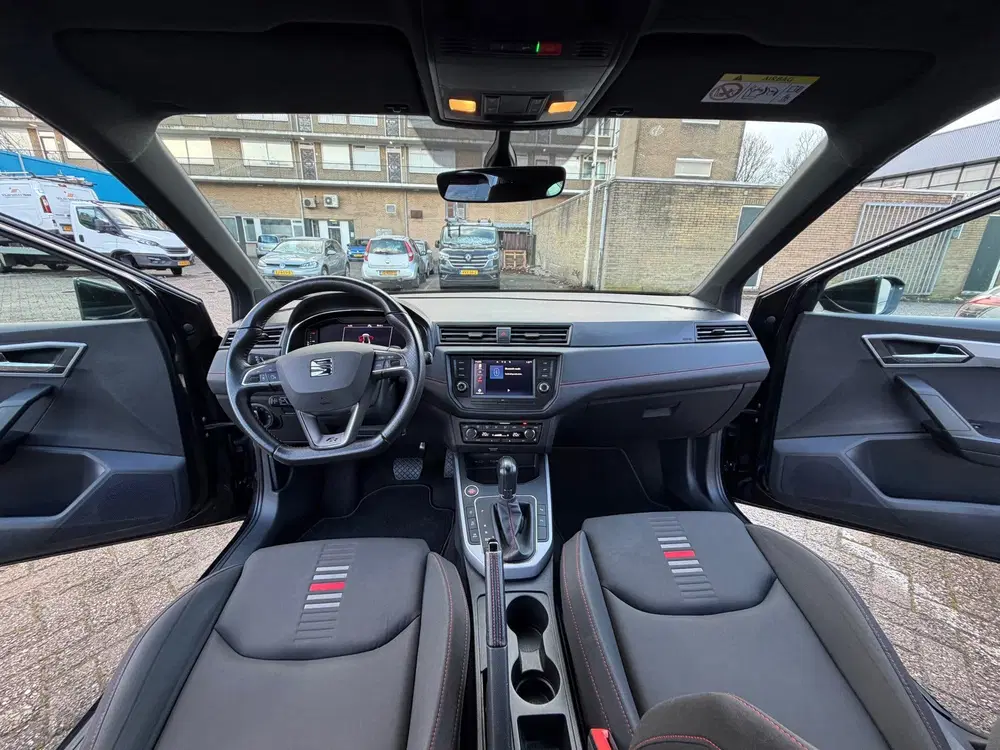 SEAT Arona 1.0 TSI Style Business Intense Plus uit 2021, foto 3