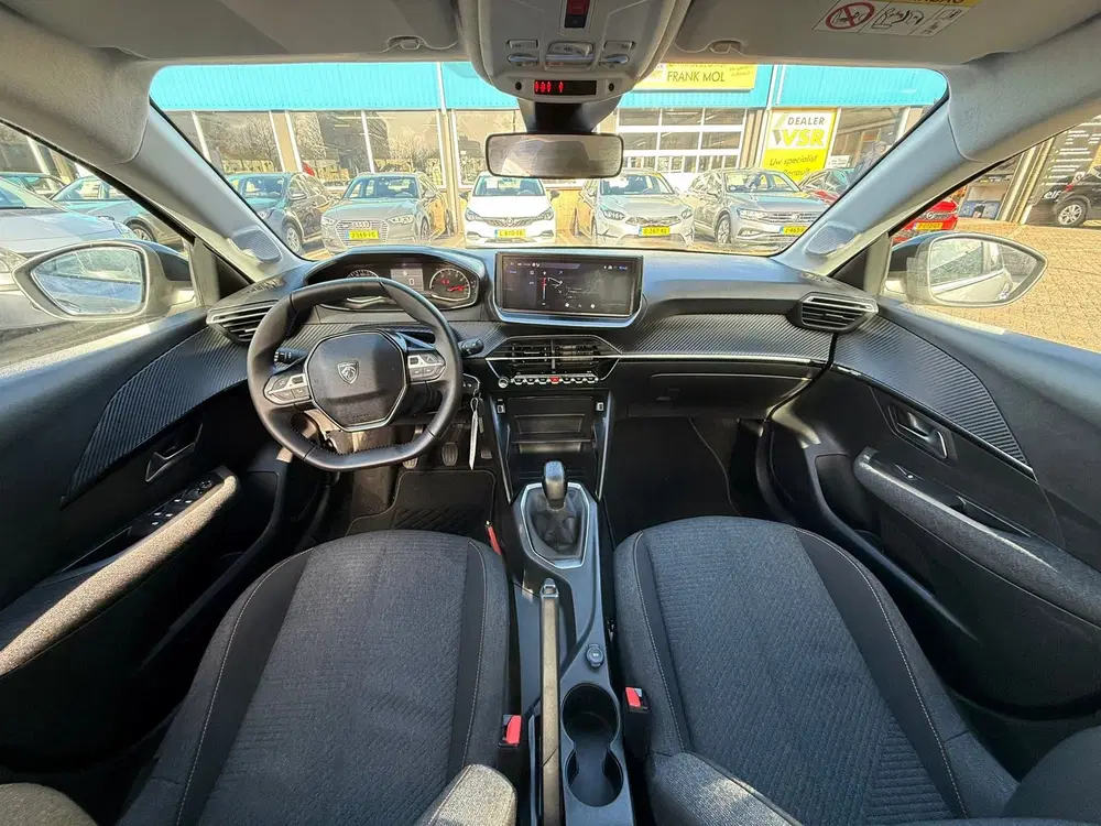 Peugeot 208 1.2 PureTech 75 Style uit 2025, foto 2