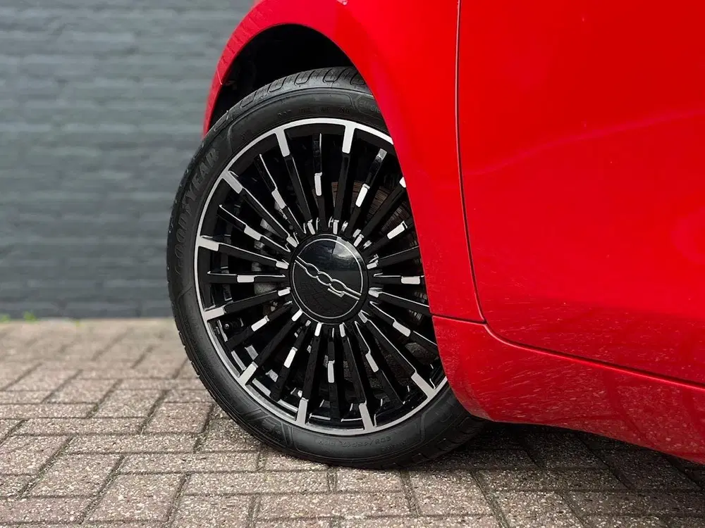 Fiat 500C La Prima 42 kWh SOH 95 uit 2024, foto 11