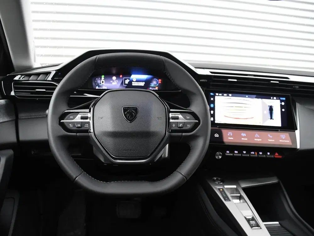 Peugeot 308 SW Allure 1.2 Hybrid 145pk Automaat CAMERA uit 2024, foto 14