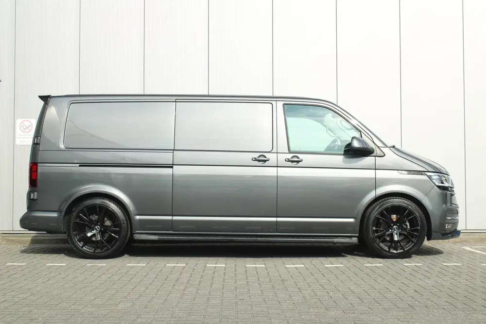 Volkswagen Transporter 2.0 TDI 150pk DSG L2H1 28 Bulli uit 2022, foto 3