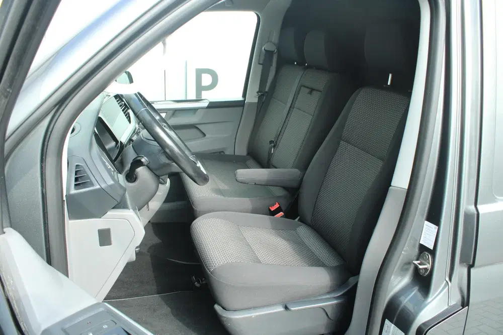 Volkswagen Transporter 2.0 TDI 150pk DSG L2H1 28 Bulli uit 2022, foto 5