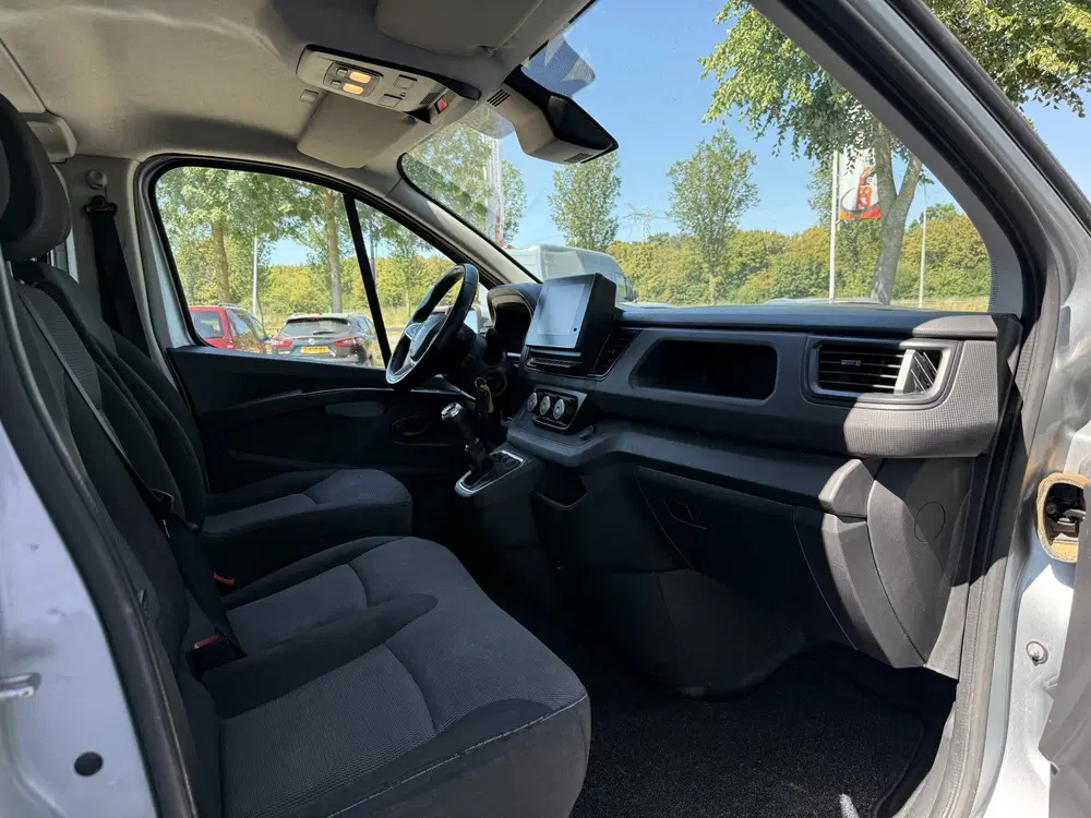 Renault Trafic 2.0 dCi 130 T29 L2H1 DC 6 Pers. Work Editi uit 2022, foto 12