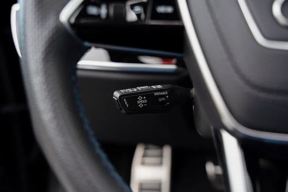 Audi A8 60 TFSI E QUATTRO uit 2022, foto 15