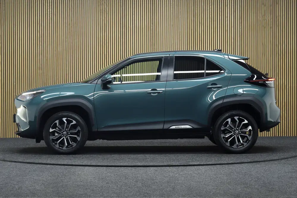 Toyota Yaris Cross 1.5 Hybrid 130 Dynamic + Comfort Pack uit 2025, foto 2