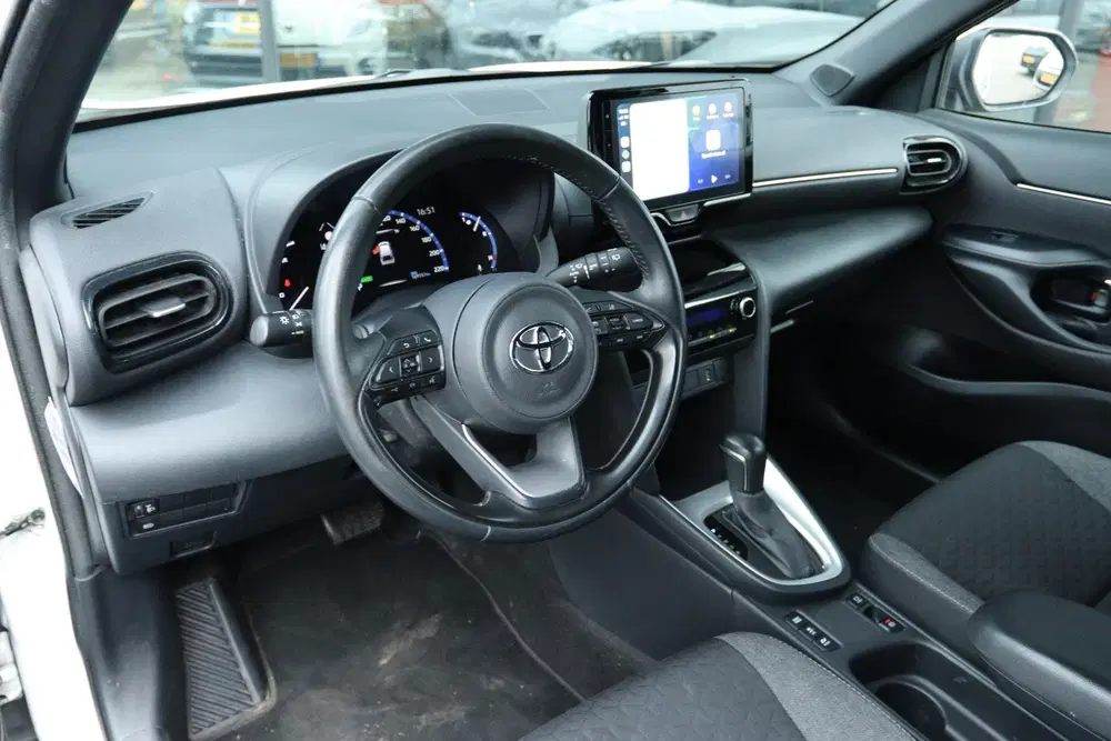 Toyota Yaris Cross 1.5 HYBRID DYNAMIC uit 2022, foto 3