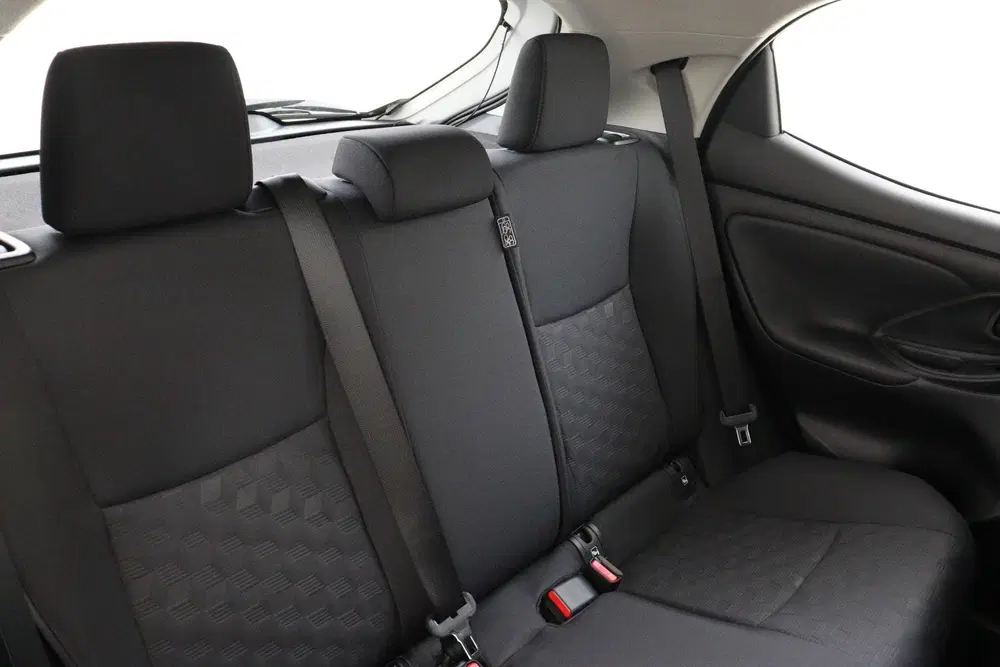 Toyota Yaris 1.5 HYBRID 115 ACTIVE -CAMERA uit 2026, foto 12