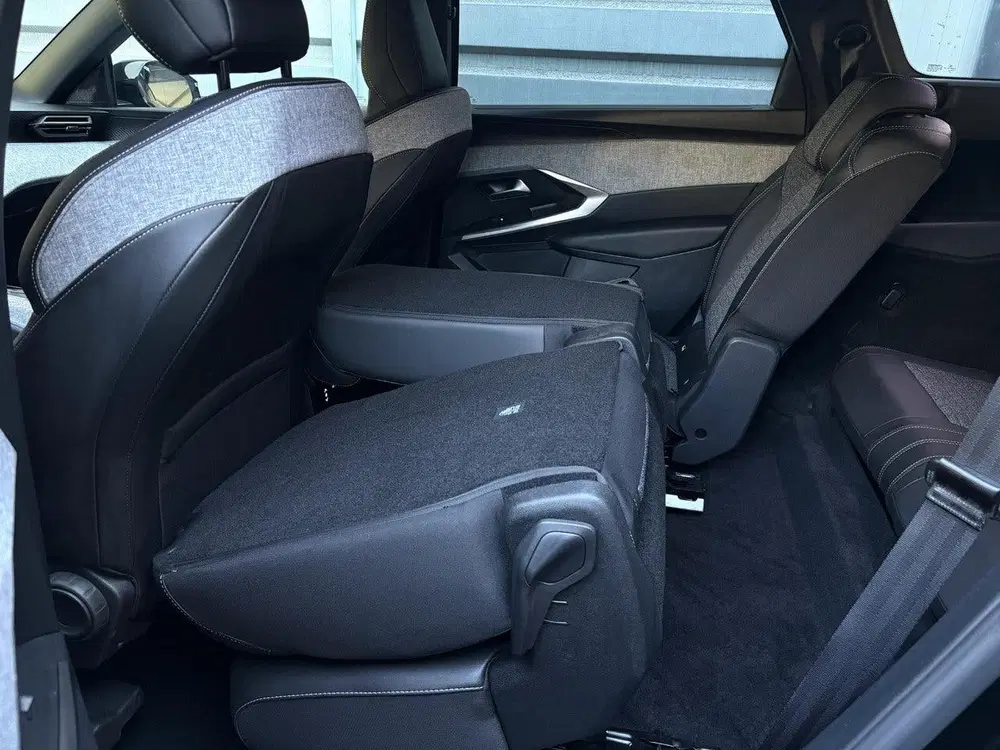Peugeot 5008 Allure Pack 1.2 Hybrid 145pk e-DSC6 uit 2025, foto 15