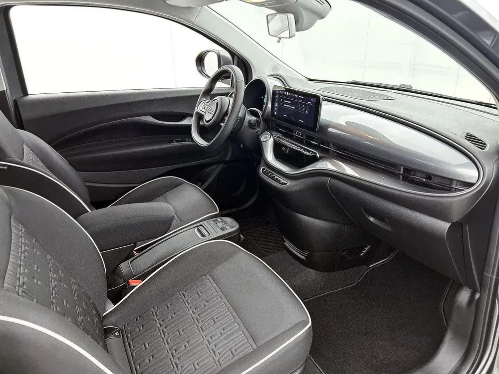 Fiat 500 C 42 kWh 118pk Icon uit 2023, foto 12