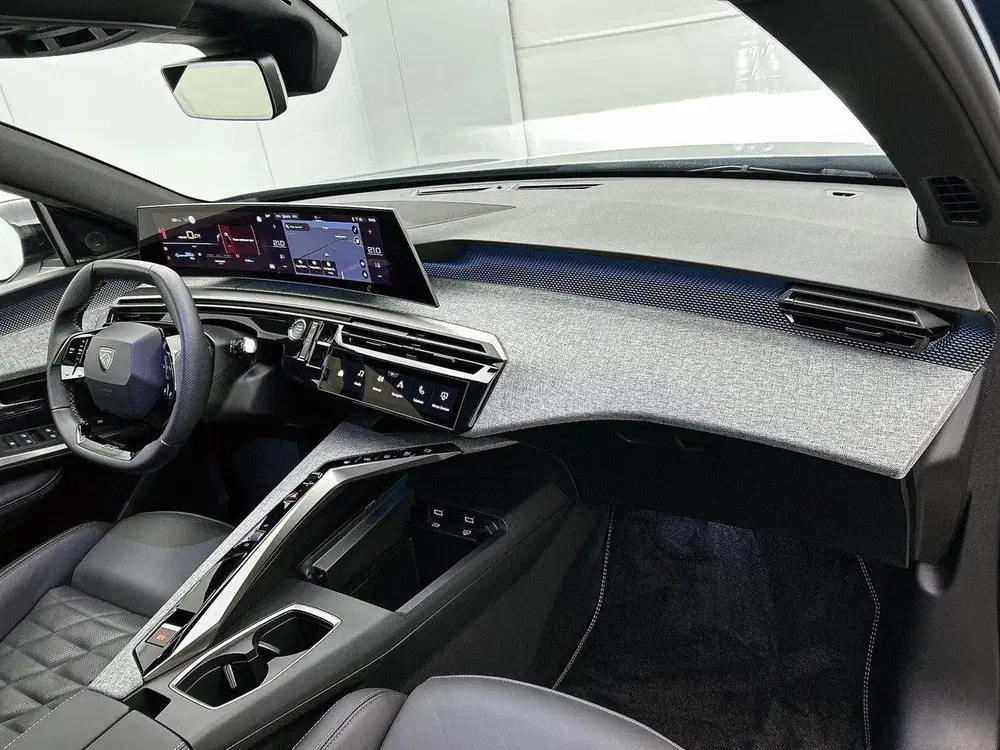 Peugeot 3008 Launch Edition 325pk Dual Motor 73 kWh Aut uit 2025, foto 12