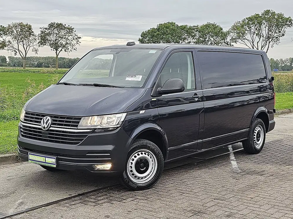 Volkswagen Transporter 2.0 TDI L2H1 30 Airco uit 2020