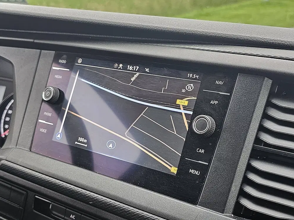 Volkswagen Transporter 2.0 TDI L2H1 30 Airco uit 2020, foto 13